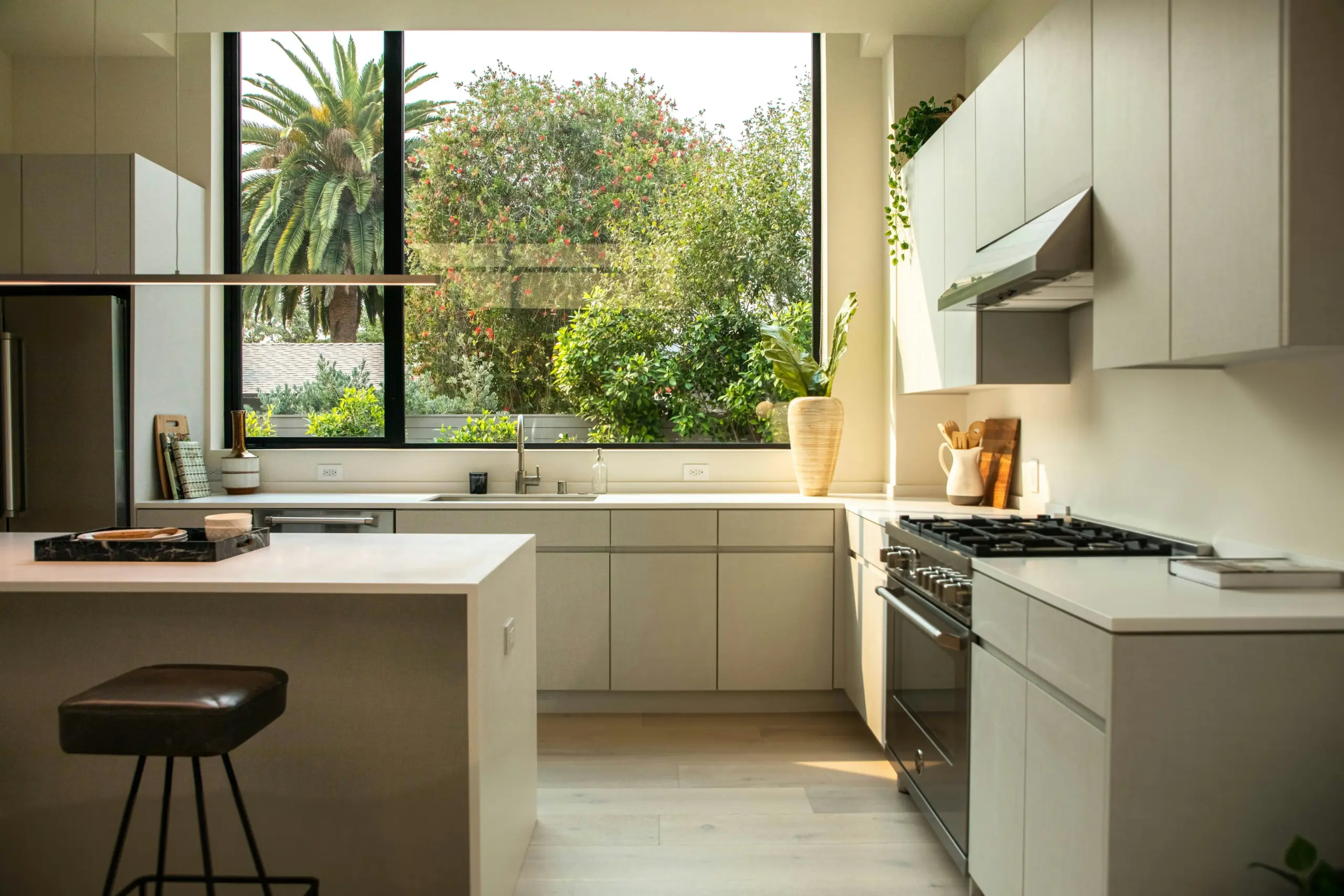 Declutter The Mind: The Mental Health Benefits of Minimalism